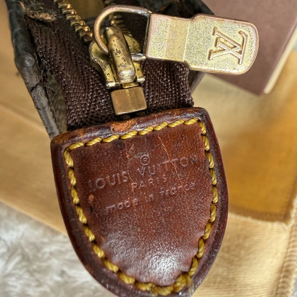 Louis Vuitton Monogram Bucket GM Pouch, COA - Picture 8 of 12